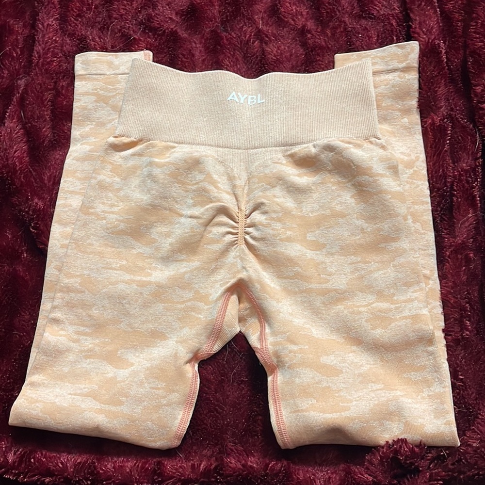 brand new peach camo AYBL leggings size xs